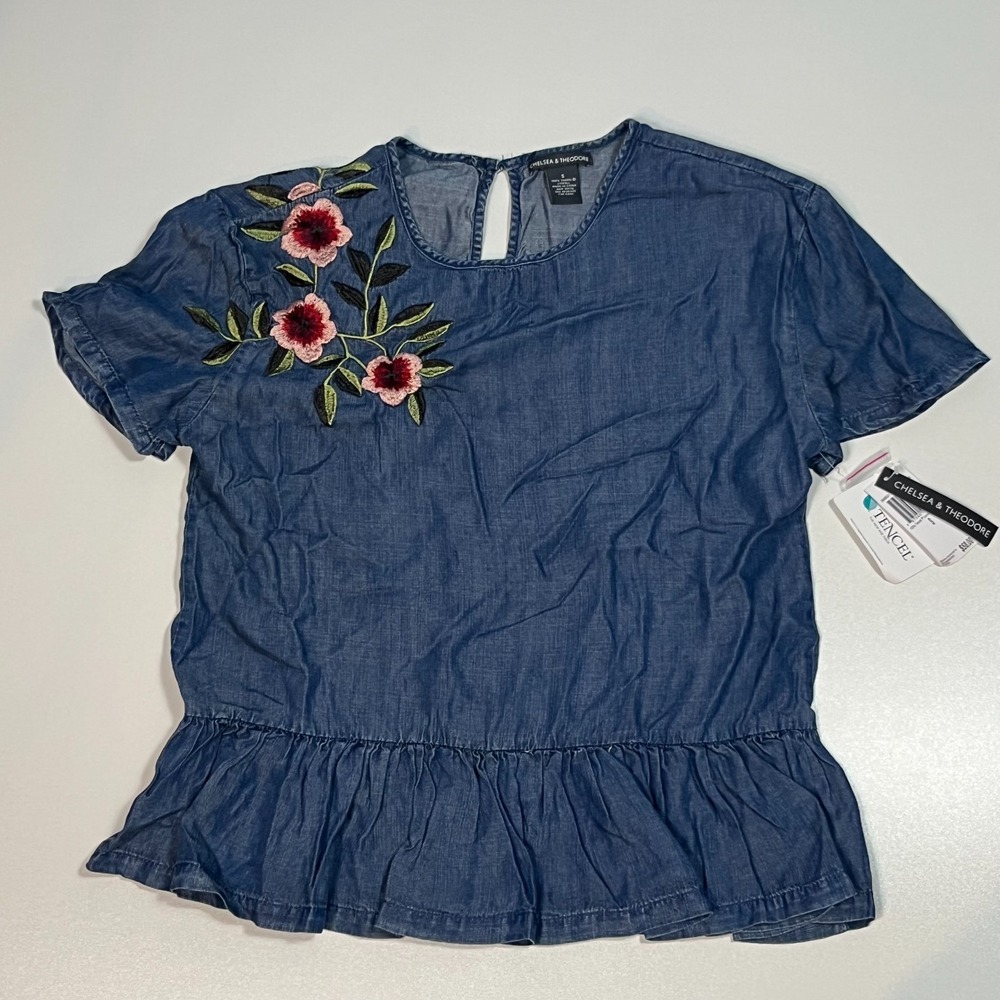 Chelsea & Theodore Womens Blue Tencel Denim Floral Embroidered Peplum Top S‎ NWT
